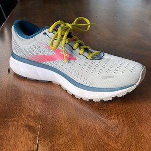 Brooks, ghost 13, size 9, womens, gently used, silver/grey,hot pink, hot yellow